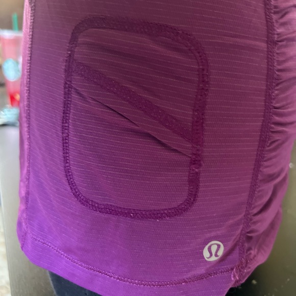 Lululemon breathable T-Shirt size M - Picture 2 of 3